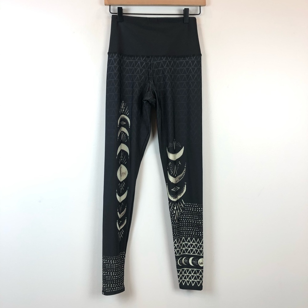 ONZIE High Rise Graphic Legging Las Lunas - Picture 4 of 11